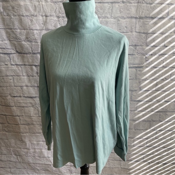 New Crew Turtleneck - Picture 2 of 3